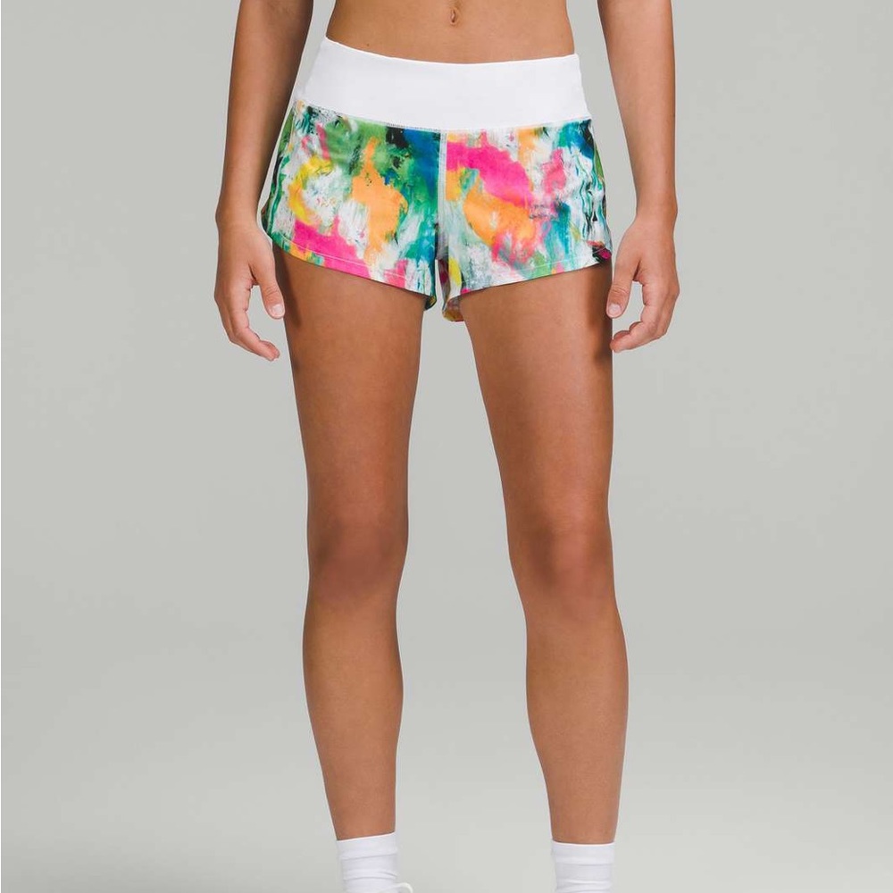 Lululemon speed up shorts size 0 2.5 inch in no limits white multi!